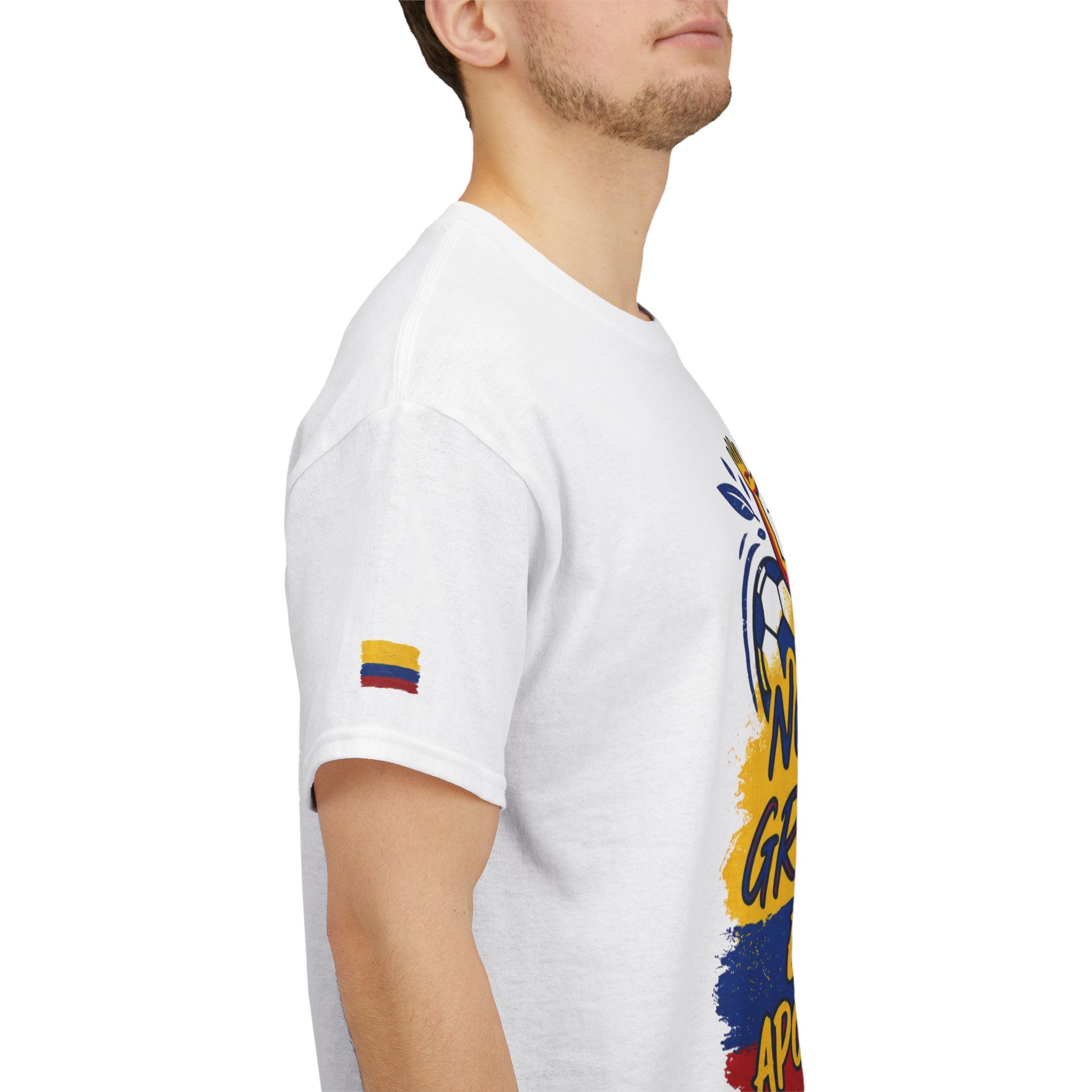 T-Shirt — "No Estoy Gritando, Estoy Apoyando" Colombian Pride Fan Tee, camiseta con banderas de Colombia
